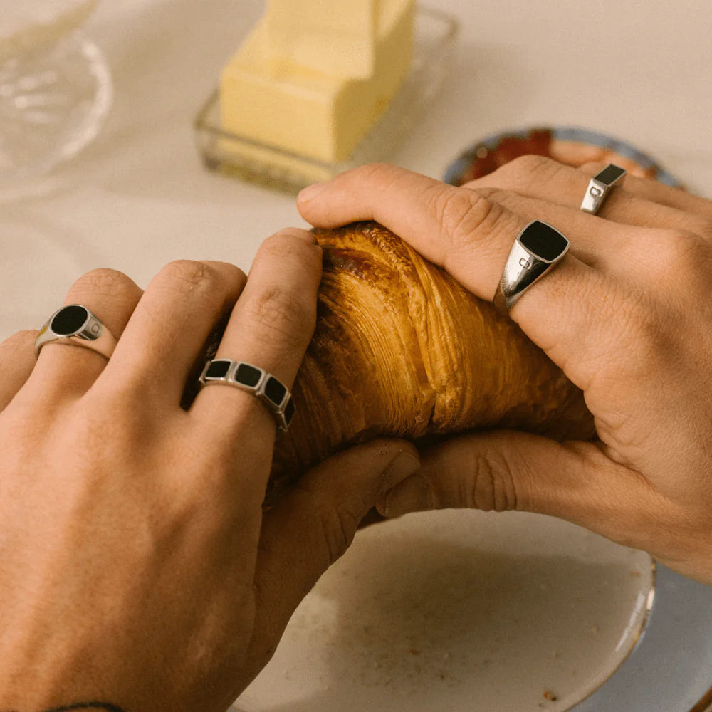 Onyx Stone Band Ring (Silver)
